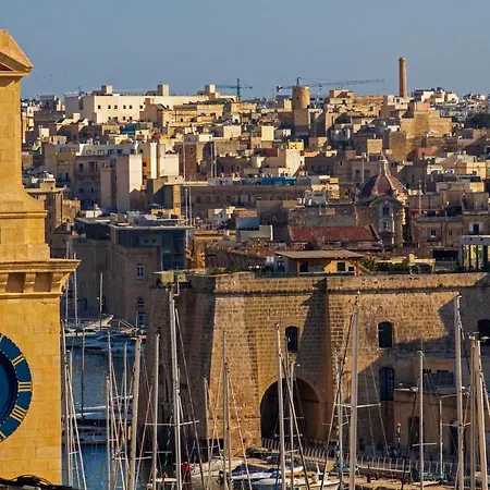 Close To Saint Angelo * Vittoriosa