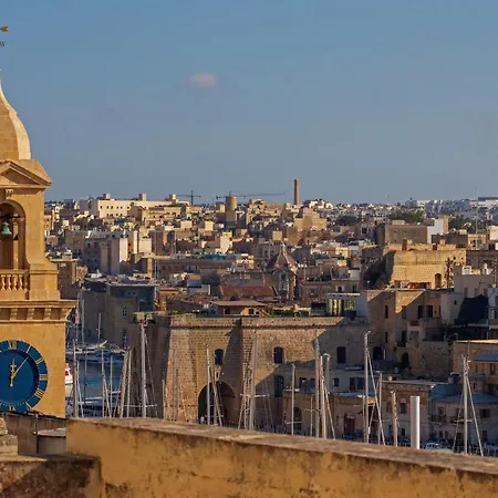 Close To Saint Angelo * Vittoriosa